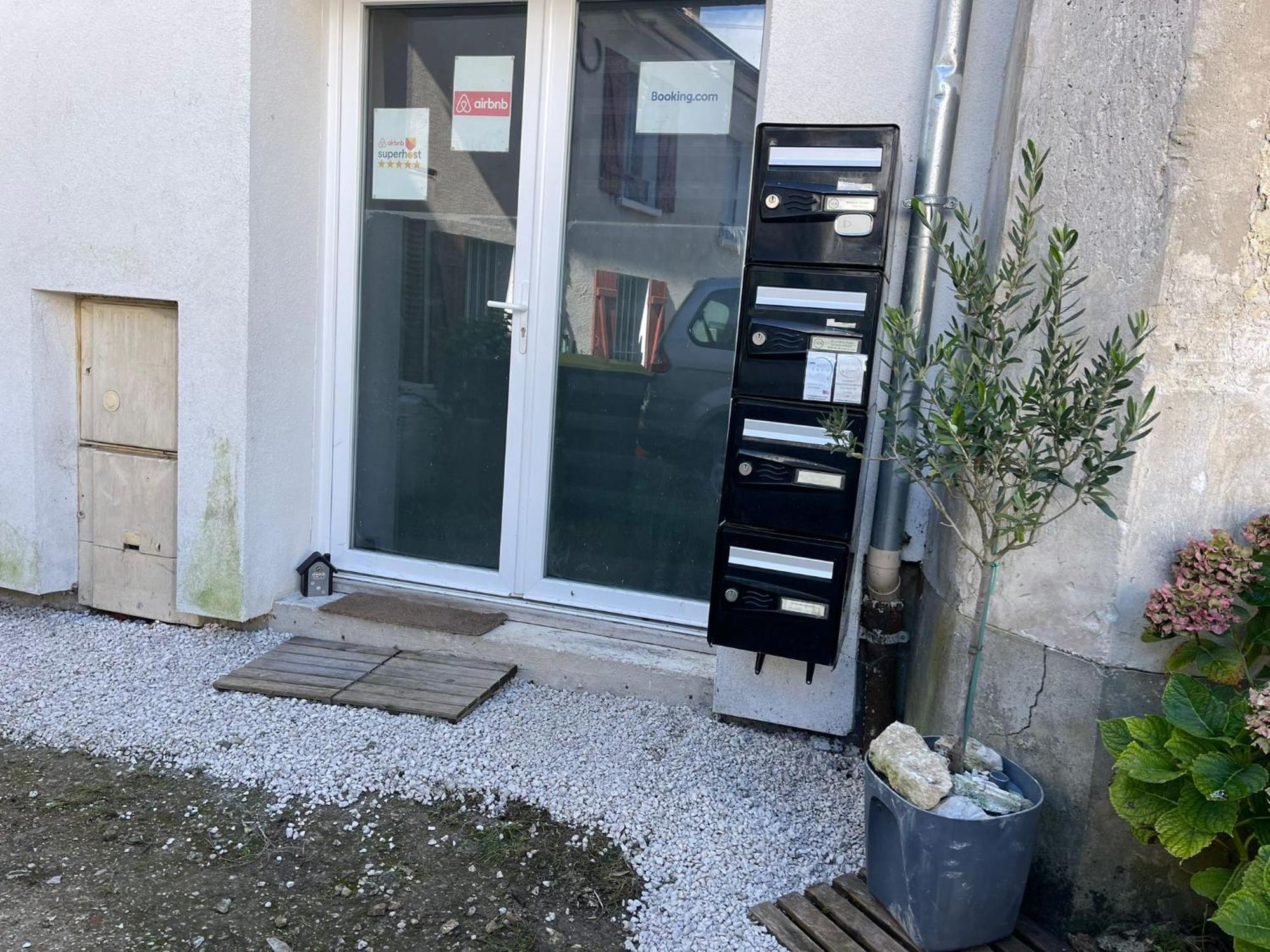 Appartement Villiers Sur Morin Proche De Disneyland מראה חיצוני תמונה